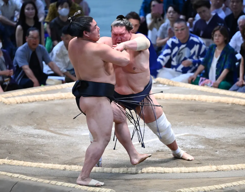 大相撲 取組の熱戦が繰り広げられる中、若手力士の活躍が注目される