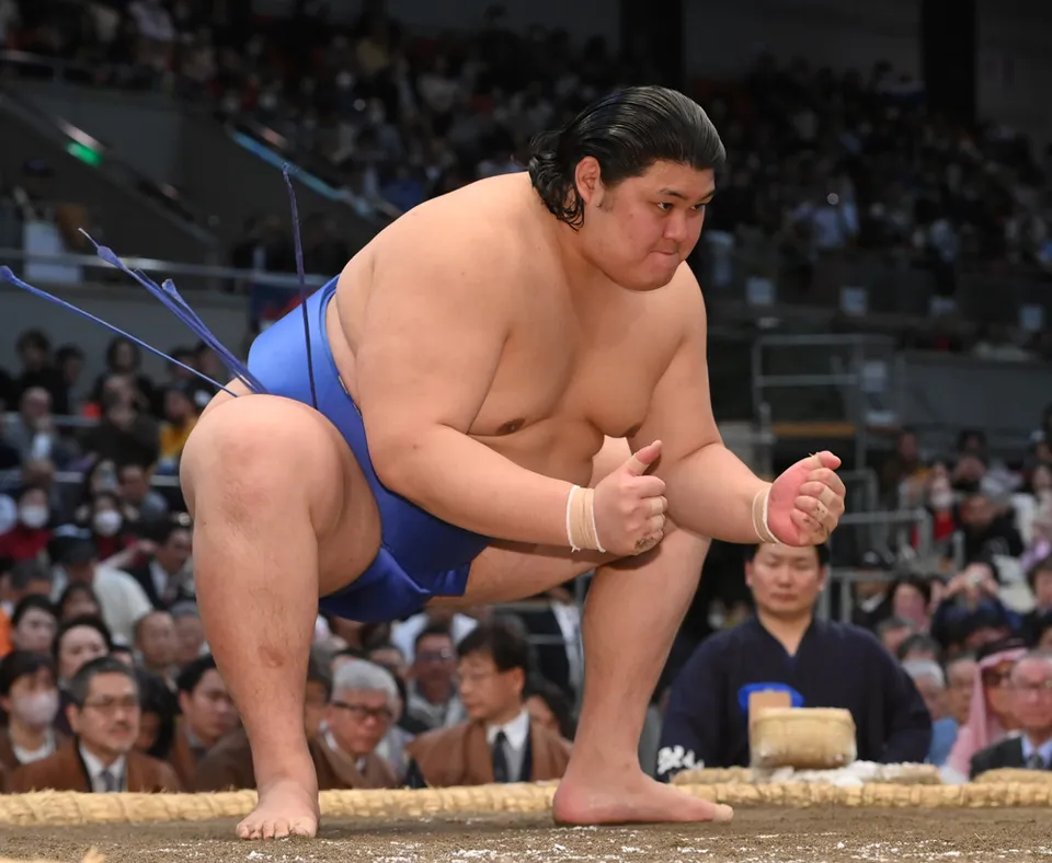 大相撲 7 日 目新星力士の活躍とベテランの意地が交錯する熱戦の行方
