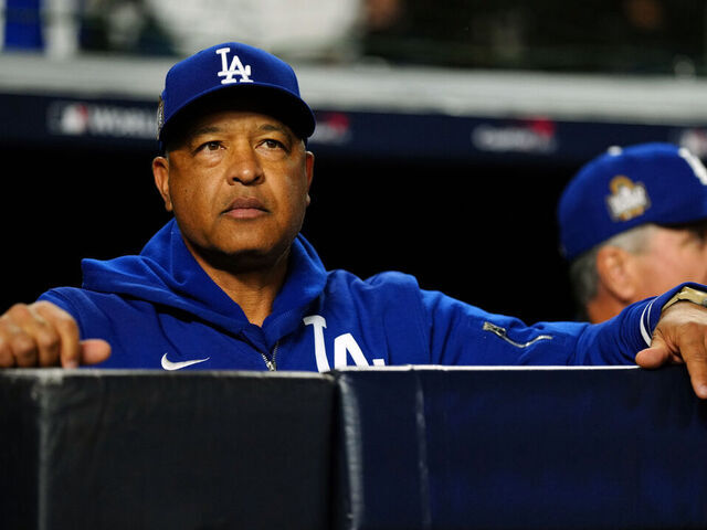 ドジャースのロバーツ監督、ワールドシリーズ第4戦で主力リリーフ投手を休ませる決定を堅持