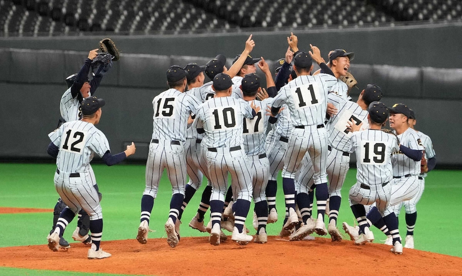 東海大札幌が北海を下して10年ぶり秋季北海道大会制覇 来春センバツ甲子園を確定的に 東海大札幌が北海を下して10年ぶり秋季北海道大会制覇 来春センバツ甲子園を確定的に