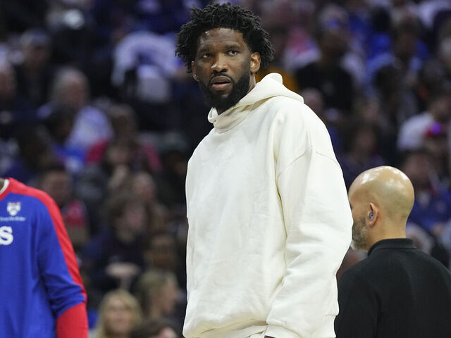 ジョエル・エンビード、記者を突き飛ばした罪で3試合出場停止 ジョエル・エンビード、記者を突き飛ばした罪で3試合出場停止