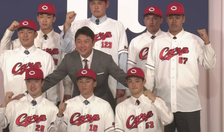 広島・佐々木泰選手、入団会見で抱負を語る「球団を代表する長距離砲に」