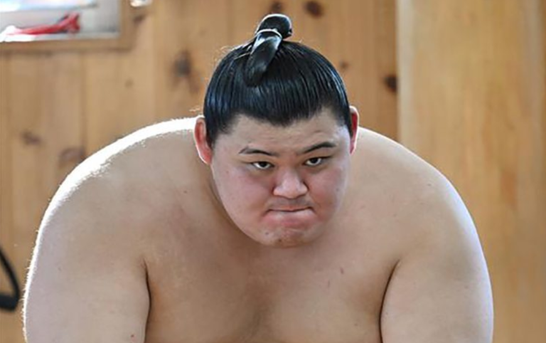 大の里の綱取り危機、琴櫻と豊昇龍の昇進が影響か