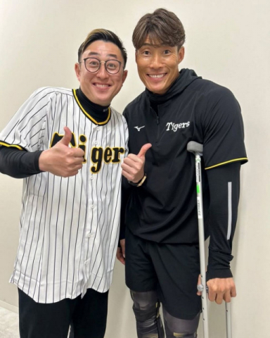 糸井嘉男さんの松葉杖姿にファン心配の声「大丈夫ですか?」 糸井嘉男さんの松葉杖姿にファン心配の声「大丈夫ですか?」