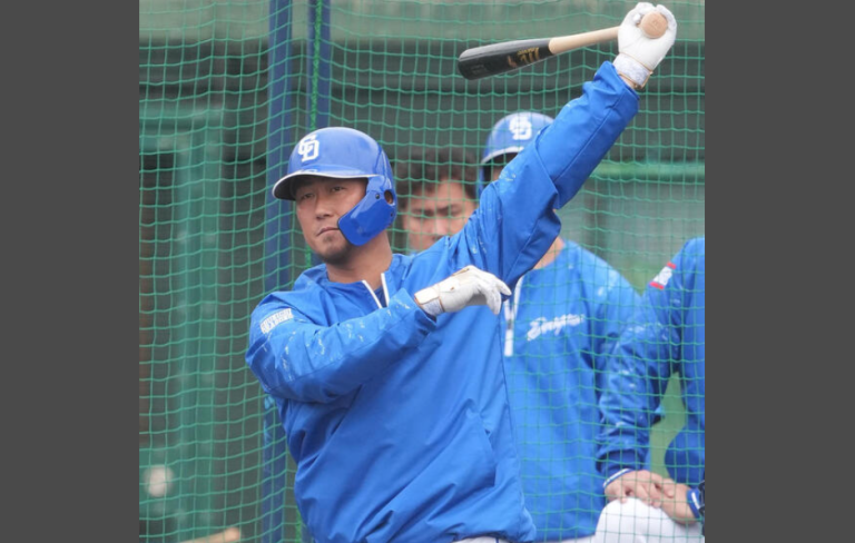 中日・中田翔が1軍キャンプ合流 フリー打撃で柵越え4本、防球ネット直撃も
