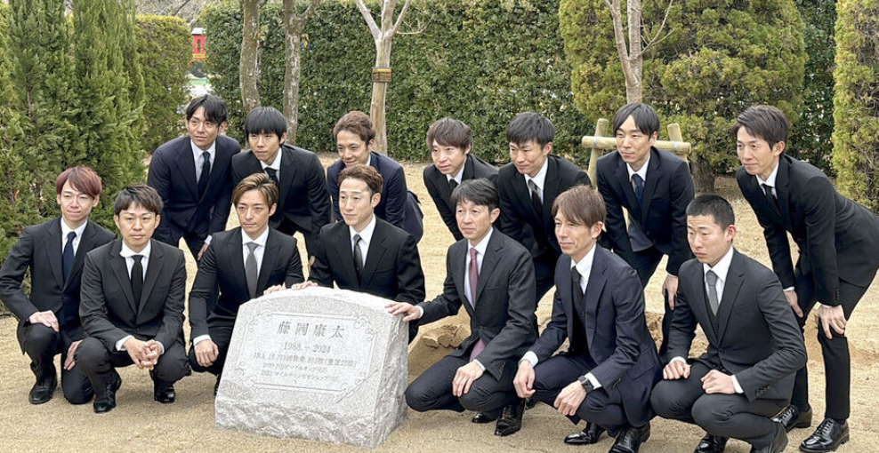 藤岡康太さん追悼の植樹式が阪神競馬場で実施 藤岡康太さん追悼の植樹式が阪神競馬場で実施