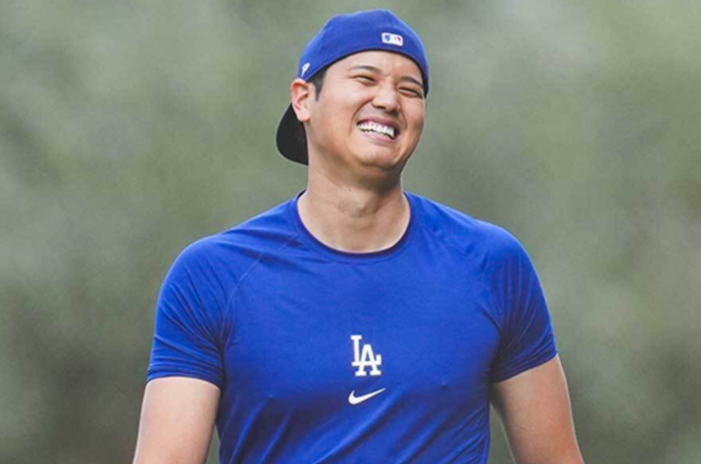 大谷翔平、韓国語でルーキー・キム・ヘソンに挨拶「オヌル、オッテ?」 キャンプで見せた気配り 大谷翔平、韓国語でルーキー・キム・ヘソンに挨拶「オヌル、オッテ?」 キャンプで見せた気配り