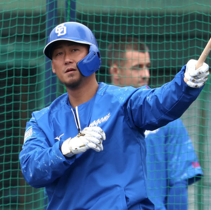 中日・井上監督、中田翔に厳しい条件提示 15キロ減量も結果が全て 中日・井上監督、中田翔に厳しい条件提示 15キロ減量も結果が全て