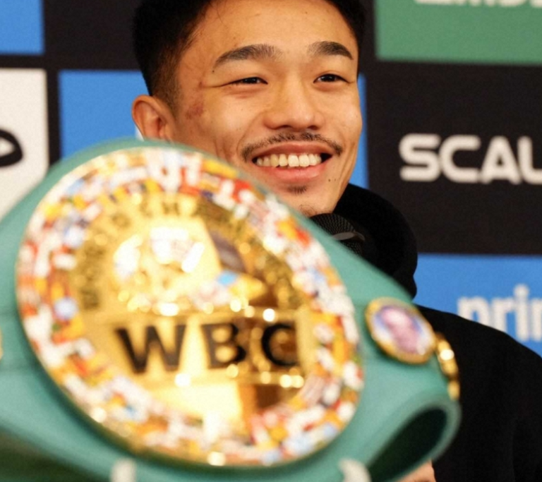 中谷潤人、鼓膜破損の逆境を跳ね返し3回KO勝利！西田との統一戦に向け前進 