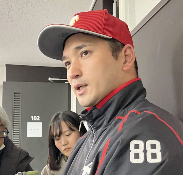 大谷翔平の兄・龍太監督が初陣を白星で飾る　「弟には無事に投げてほしい」