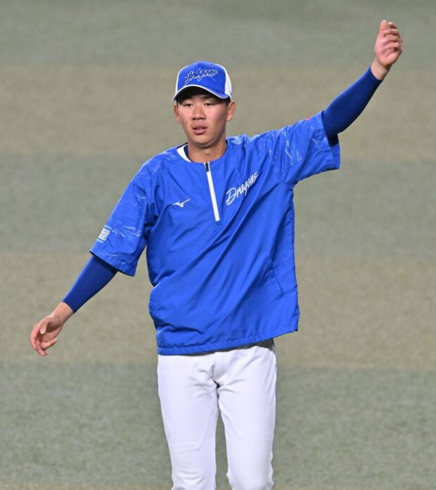 中日・中村奈一輝とカルロス・モニエルが1軍練習に初合流！期待の若手と新外国人選手の活躍に注目 