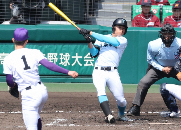 山梨学院が継投策で天理を封じ込め、3年連続初戦突破を達成