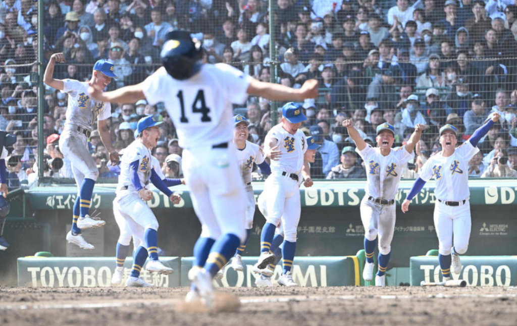 聖光学院がタイブレークの激闘を制し、センバツで3年ぶりの白星!甲子園通算30勝達成 聖光学院がタイブレークの激闘を制し、センバツで3年ぶりの白星!甲子園通算30勝達成